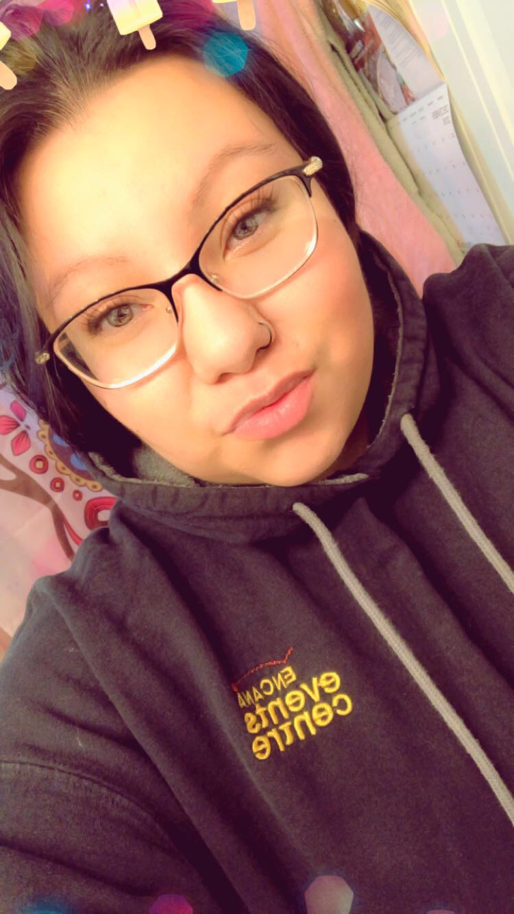 Danielle 28 10 / 19 / 2018